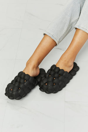 Laid Back Bubble Slides-Black Black Bubble Slides by Vim&Vigor | Vim&Vigor Boutique